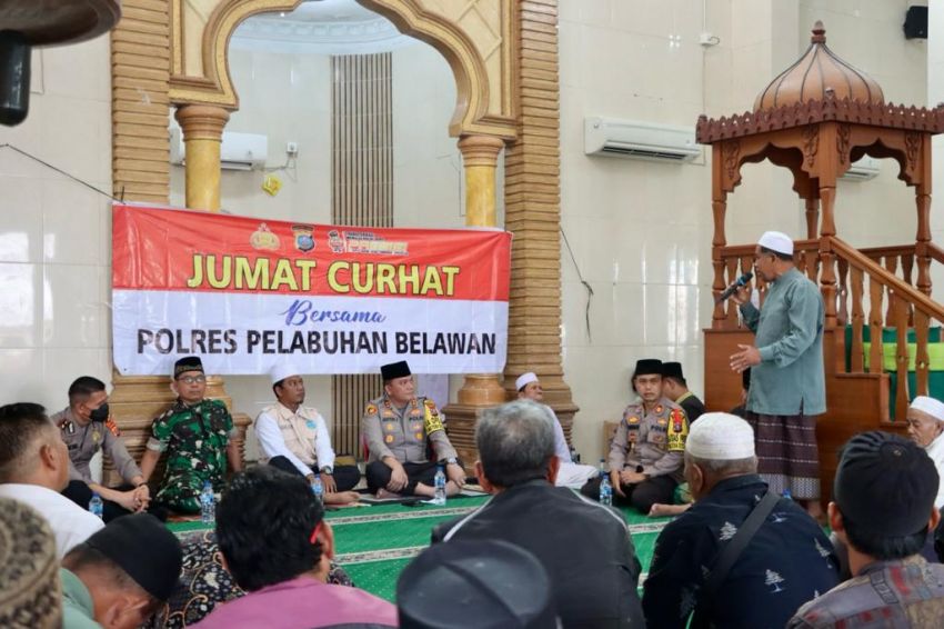 Kapolres Pelabuhan Belawan Giat Jumat Curhat di Mesjid Nurul Hilal Bagan Deli