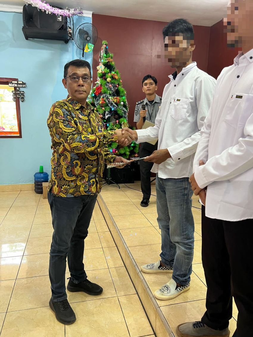 85 Warga Binaan Lapas Narkotika Kelas IIA P.Siantar Terima Remisi Hari Raya Natal 2023