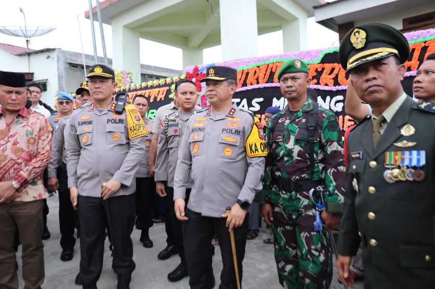 Melayat ke Rumah Duka Alm Serda Syaiful Anwar, Kapolda Sumut: Turut Berbelasungkawa!