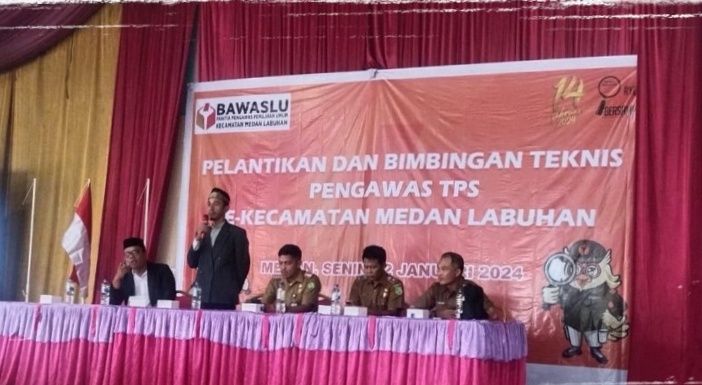 375 Orang  PTPS Se Kecamatan Medan Labuhan Dilantik dan Menerima Bimtek