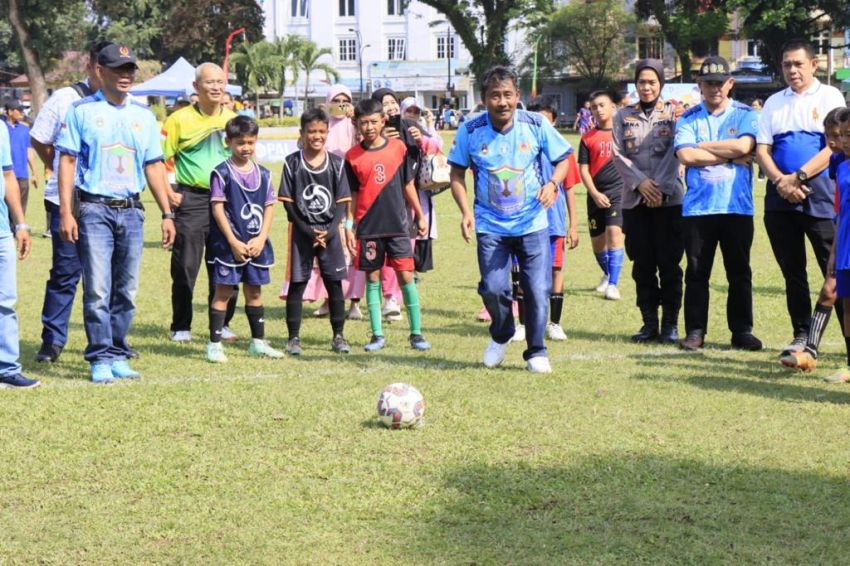 Amir Hamzah Buka Festival Sepak Bola Usia Dini Wali Kota Binjai Cup 2024