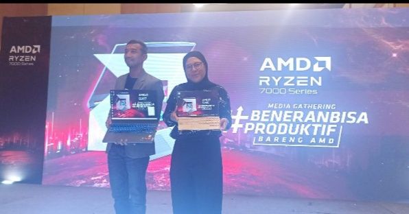 Laptop Bertenaga AMD Ryzen™ 7000 Series Processors Terbaru