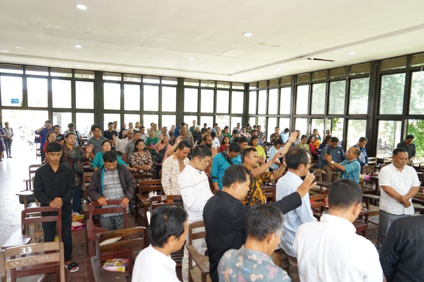 Gembala Sidang Dedominasi Gereja di Simalungun Dukung dan Doakan Dr Badikenita Sitepu SE SH.M.Si Duduk Kembali DPD RI