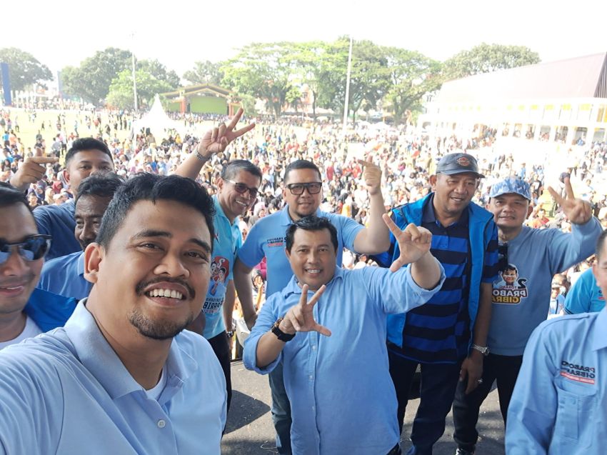 Puluhan Ribu Massa Hadiri Gerak Jalan Santai Relawan Prabowo-Gibran Milineal