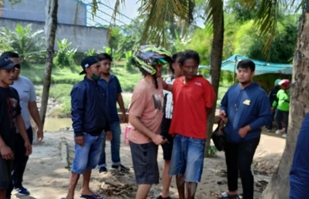 2 Kampung Narkoba Digerebek Sekaligus, 5 Pengedar Diangkut : Disita Paket Sabu dan Puluhan Bong