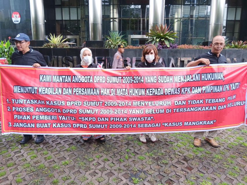 Datangi KPK, Mantan Dewan Minta Pejabat Pemberi Uang Kasus Suap DPRDSU Diadili