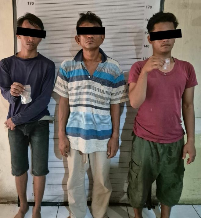 Satres Narkoba Polrestabes Medan Gerebek Bantaran Rel KA, 3 Pria Diciduk, Sabu, Ganja dan Timbangan Ditemukan