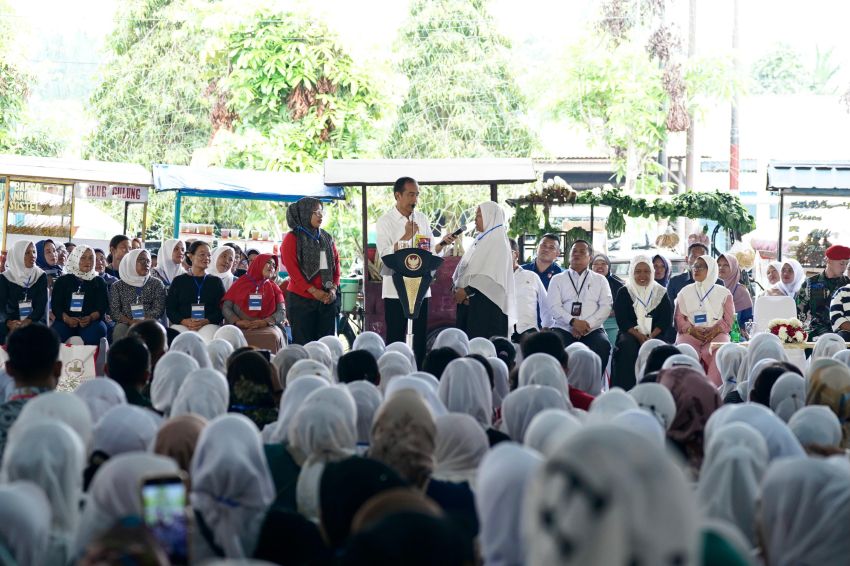 Persentase Kredit Macet Nasabah Mekaar Kecil , Presiden Jokowi Puji dan Beri Apresiasi Positif