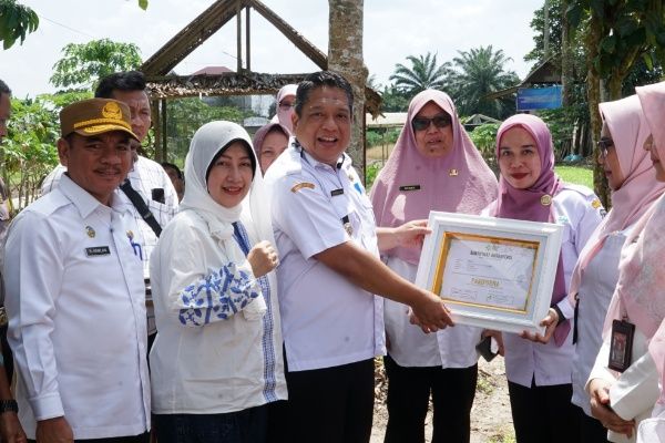 Puskesmas di Tebing Tinggi Terima Sertifikat Akreditasi