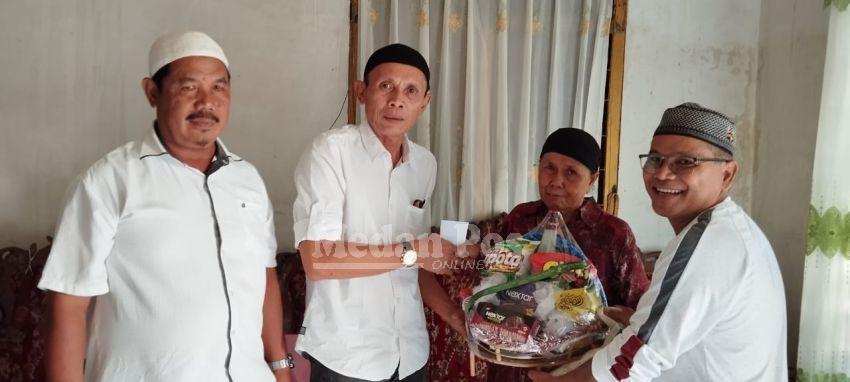 PWI Tabagsel Salurkan Paket Lebaran untuk Janda Wartawan Anggota PWI