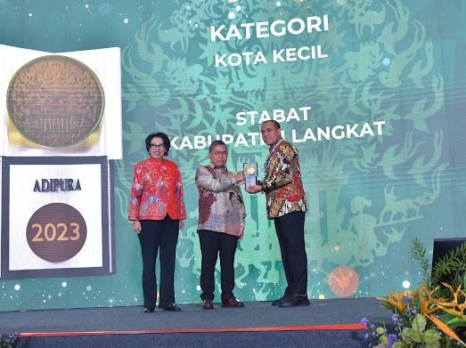 Pj Bupati Langkat Faisal Hasrimy Jemput Piala Adipura tahun 2023 untuk Langkat
