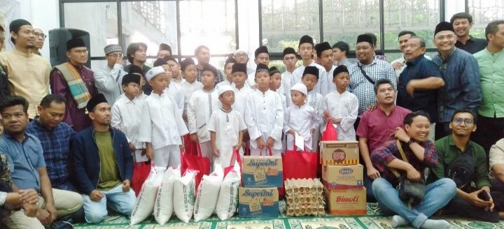 Jelajah USU Bukber dan Berbagi Sembako Kepada Yatim-Piatu