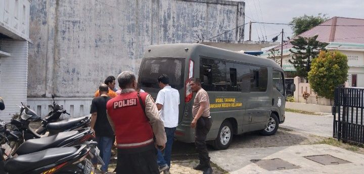 Sidang Kasus Perampokan Ratusan Kardus Rokok di Belawan Ditunda