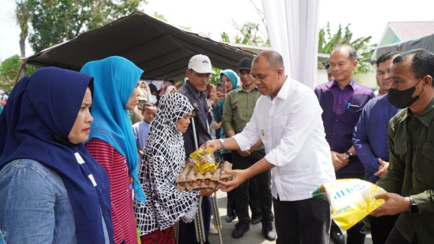 Pj Bupati Langkat Gelar Gerakan Pasar Murah di Kecamatan Sei Lepan