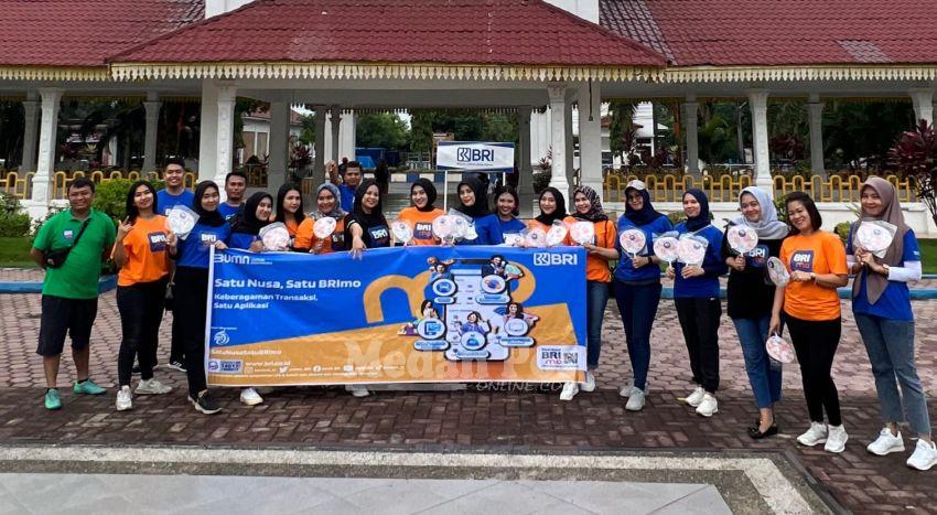 Sembari Olahraga, Managemen BRI Lubuk Pakam Melayani Fasilitas Pembukaan Rekening Secara Online