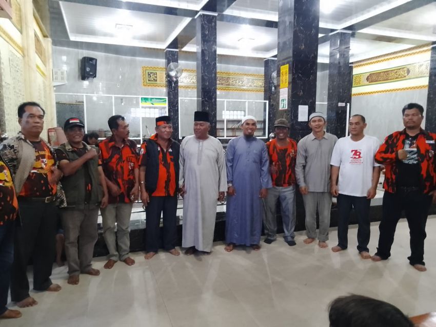 Sambut Bulan Puasa, MPC PP Kabupaten Samosir Berbagi Takjil dan Mempererat Tali Silaturahmi Antar Umat Beragama