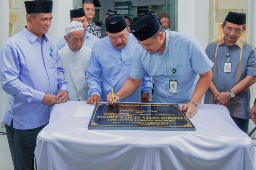 Bobby Nasution Resmikan Masjid Setia Al-Mukarram