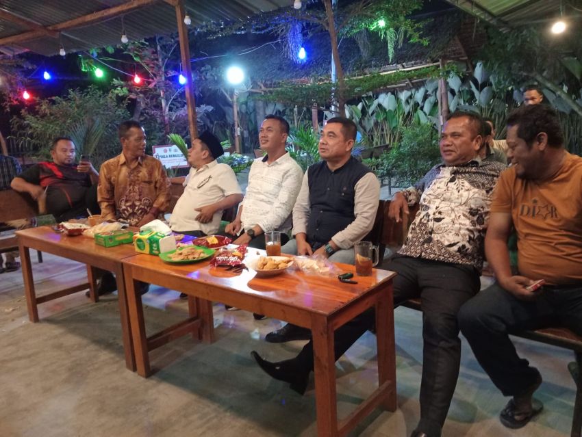 Kapolsek Indrapura Bersama Danramil dan Dua Camat Cooling System Kepada Masyarakat Indrapur0a