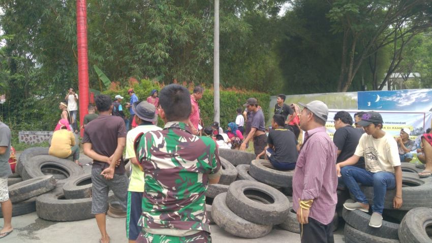 Ratusan Warga Sibolangit Demo PT. Nirvana, Jalan Jamin Ginting Lumpuh Total