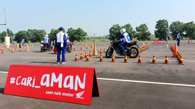 Defensive Riding, Cari Aman Berkendara Di Jalan