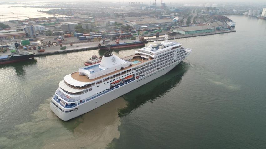Dongkrak Ekonomi & Pariwisata Indonesia, Pelindo Multi Terminal Layani Kapal Pesiar Sandar Di Pelabuhan