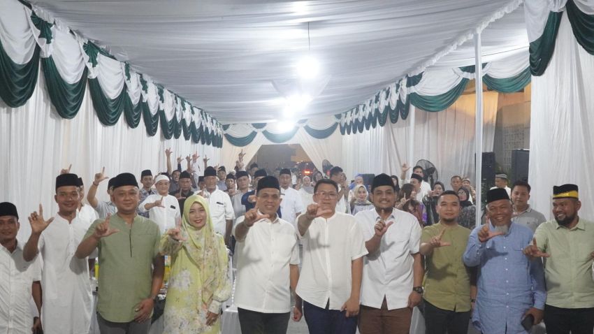Pj Bupati Langkat Bersama Hipmi Bagikan 2000 Kotak Takjil Di Stabat