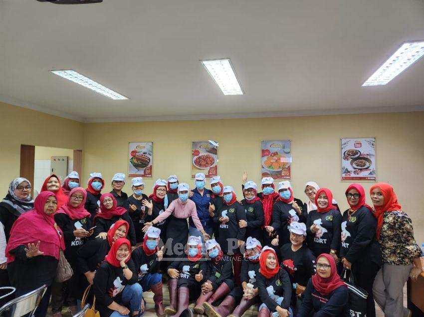 IKWI Sumut Berkunjung ke Pabrik Fiesta