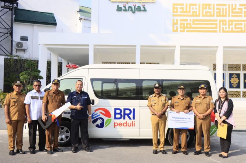 Walikota Binjai Terima Bantuan Mobil Ambulance Dari Bank BRI