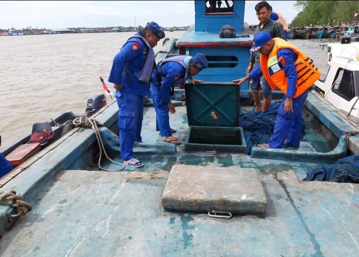 Sat Polairud Polres Tanjung Balai Hentikan Satu Unit Boat saat Patroli