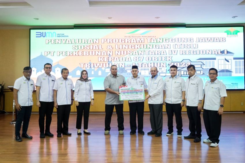 PalmCo Regional 1 Serahkan Bantuan TJSL Perusahaan TWI Tahun 2024 Rp1,1 Milyar