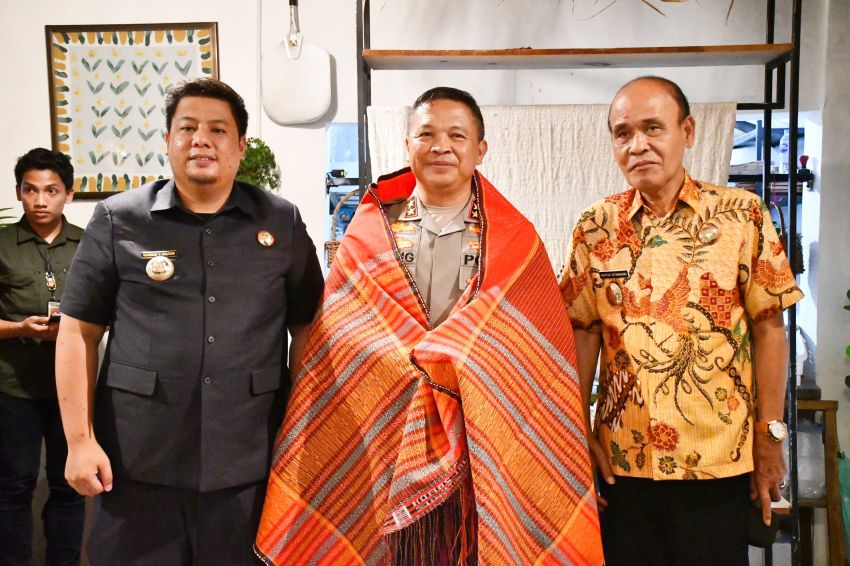 Kunker ke Samosir, Bupati Samosir dan Wakil Bupati Sambut Kehadiran Kapolda Sumut
