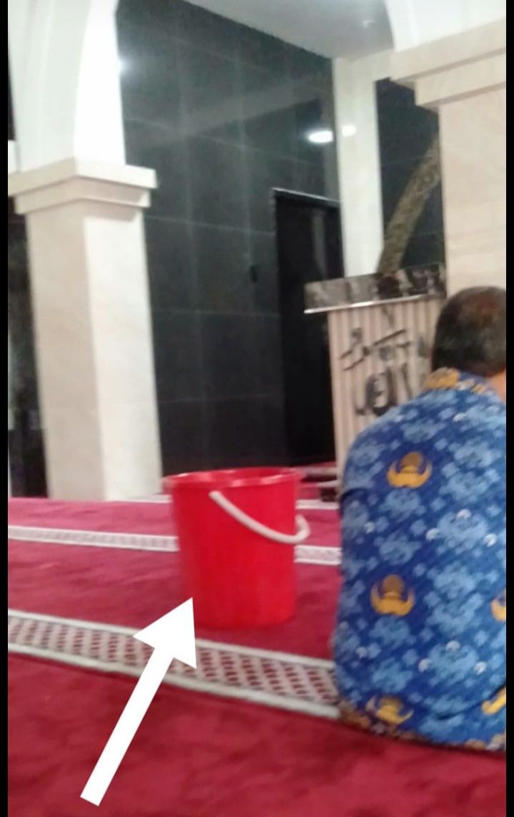 Miris...! Atap Masjid Baitussyura DPRD Sumut Bocooorrr..!!