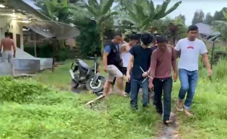 Polres Batu Bara Gerebek  Tersangka Bandar Sabu di Desa Mangkai Lama, Sejumlah Bukti Sabu Ditemukan Dalam Lemari