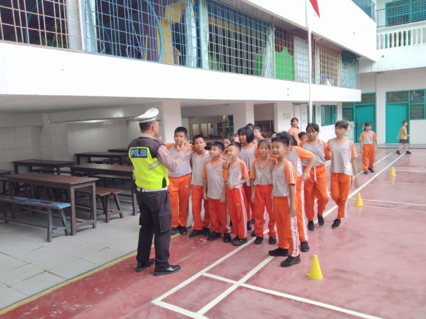 Berikan Pengetahuan Lalu lintas, Polres Tanjung Balai Kunjungi Yayasan Pendidikan Methodist 2