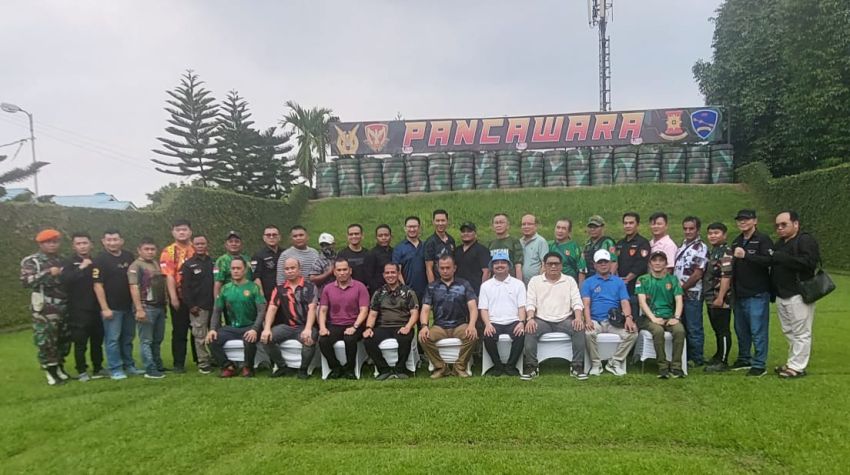 Jalin Silaturahmi Bersama Wartawan dan Rekan kerja Binaan, Danwing III Kopasgat Menembak bersama