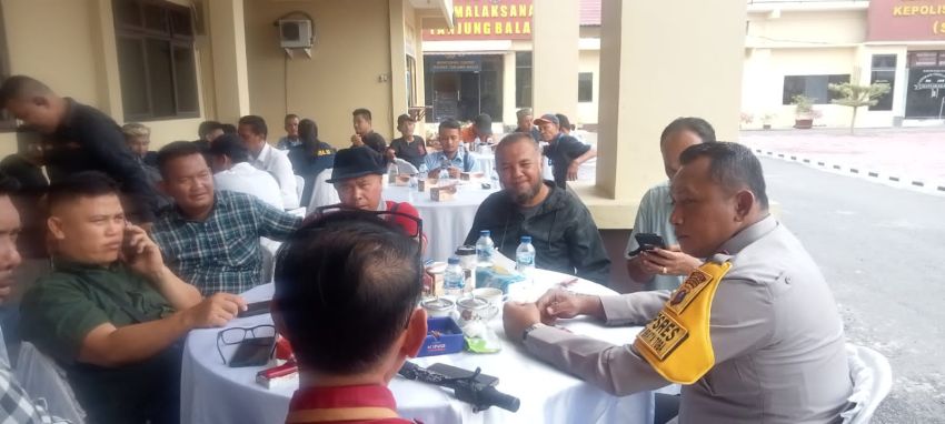 Satu Cangkir Kopi Lahirkan Seribu Cerita di Meja Bundar Polres Tanjungbalai