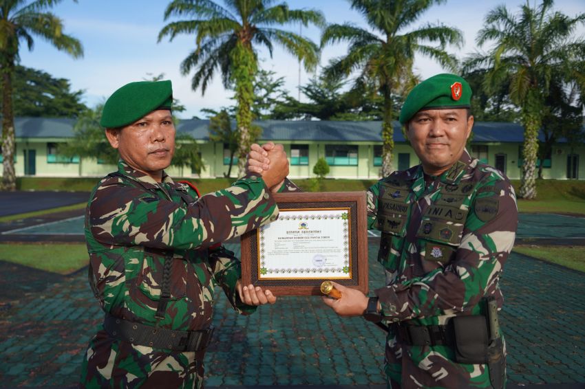 Danrem 022/PT Beri penghargaan pada Babinsa Berprestasi Pengentasan Stanting