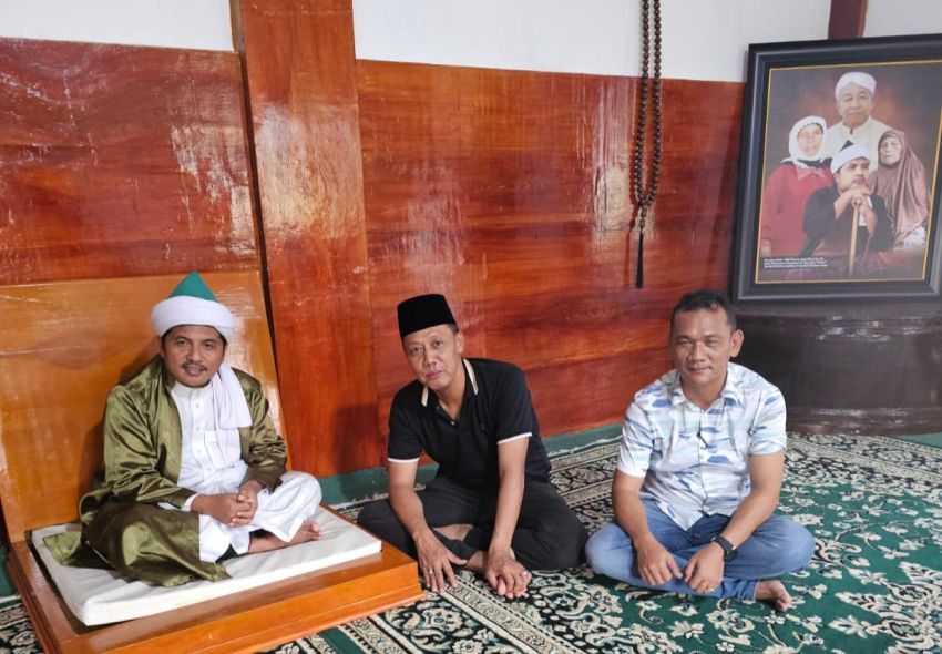 Kapolsek Tanah Jawa Kunjungi Pondok Persulukan Serambi Babusallam, Minta Doa Restu & Berikan Bantuan Sembako