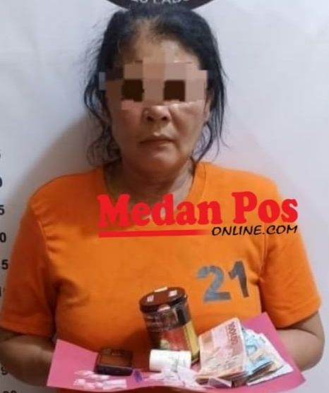 Polres Labuhanbatu Ringkus Wanita Pengedar Narkoba, Barbut 7 Paket Sabu