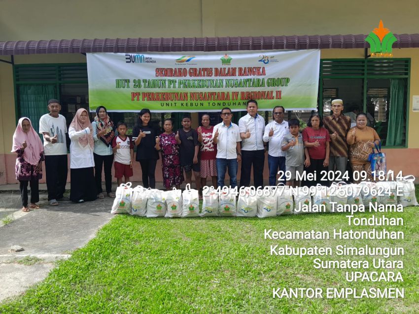 Merayakan HUT PTPN Group ke-28, Unit Kebun Tonduhan Hadirkan Paket Sembako Gratis Untuk Masyarakat