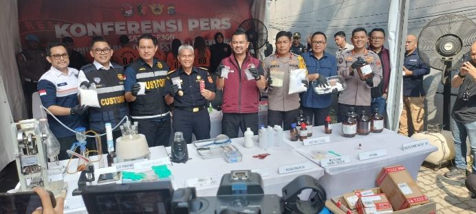 Polri Ungkap Home Industri Ekstasi di Medan, Dikendalikan Suami Istri