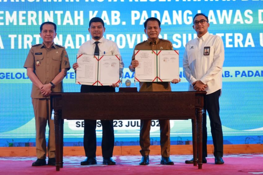 Pj Gubsu Saksikan MoU Penyediaan Air Minum Kabupaten Palas dengan Perumda Tirtanadi