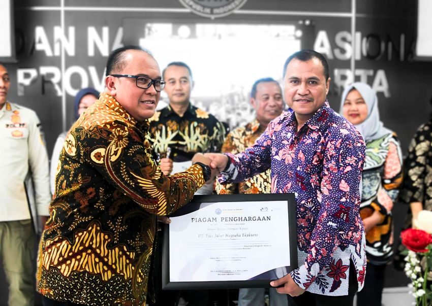 JNE Terima Penghargaan dari BNN DKI Jakarta