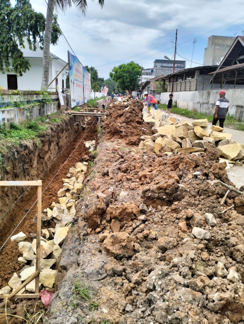 Diduga Tidak Sesuai Spek & Penggunaan Material Bangunan Drainase Biaya Rp 1,9 M di Perdagangan I Kec.Bandar Simalungun