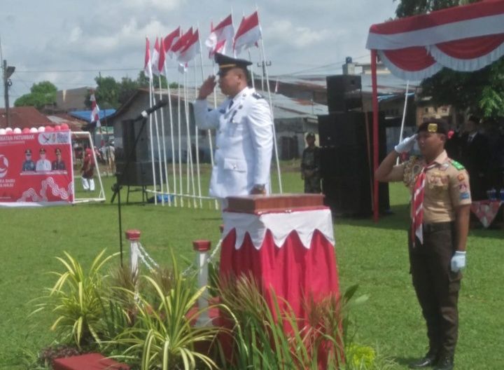 Camat Patumbak Pimpin Upacara HUT RI Ke 79 Di Lapangan Bola Andespa
