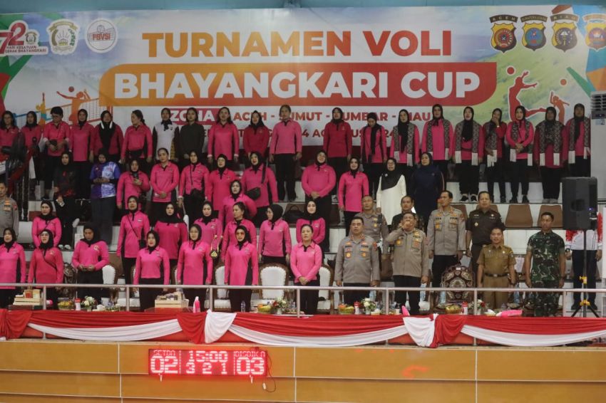 Perlombaan Voli Bhayangkari Cup Zona I, Polda Sumut Raih Kemenangan