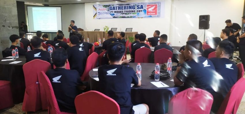 Service Advisor Gathering Jadi Cara Honda Hadirkan Layanan Berkualitas