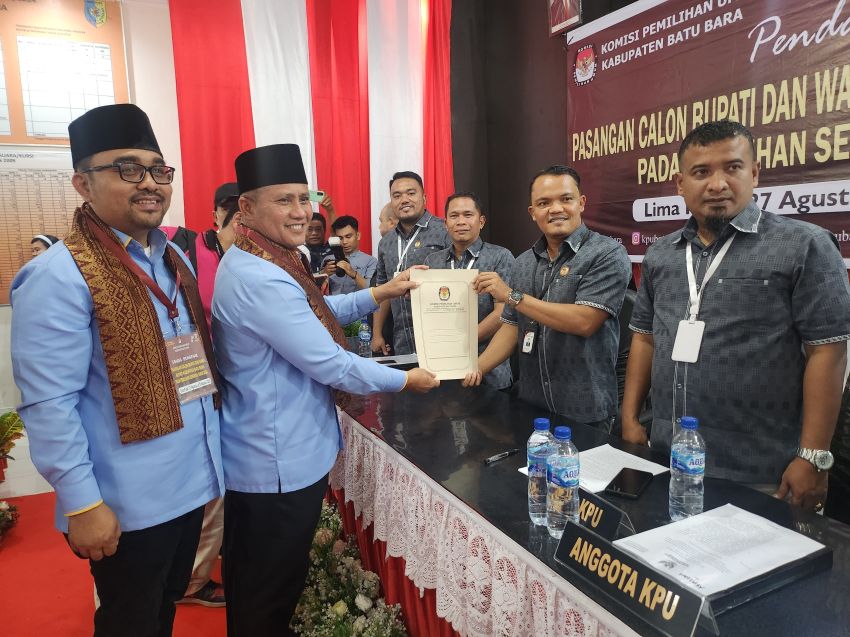 Pasangan Calon Bupati Darwis-Oky Sampaikan Visi Saat Daftar ke KPU