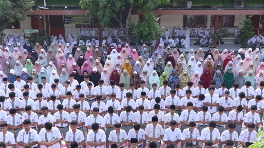 MAN 2 Model Medan Gelar Shalat Dhuha, Hajat dan Doa Bersama