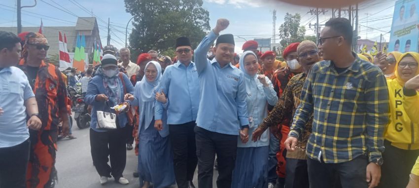 Ribuan Warga dan Pimpinan Partai  Antarkan Paslon Mahyaruddi Salim Batubara dan Muhammad Fadli Abdina Ke KPU Tanjungbalai